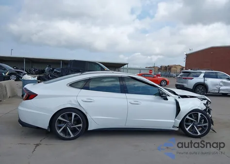 2022 Hyundai Sonata Sel Plus from USA, damaged, VIN 5NPEJ4J28NH137143
